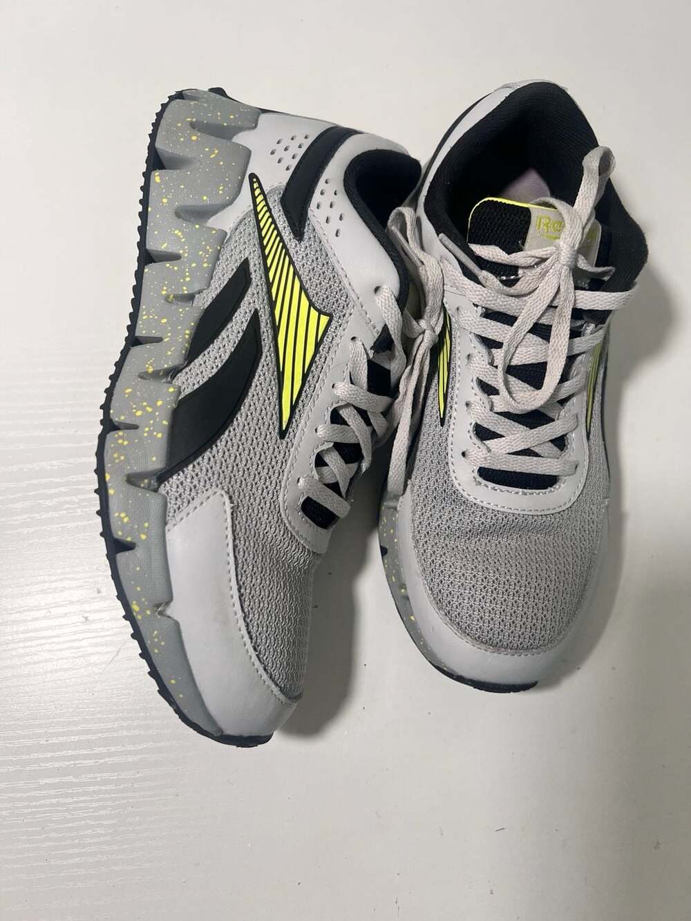Reebok Zig Dynamica 2 Grey Acid Yellow Camo Running Shoes Size 5.5 M